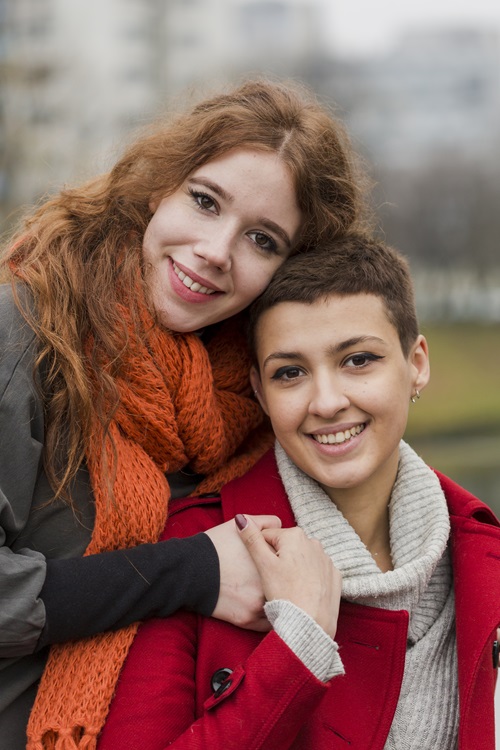 portrait-beautiful-women-posing